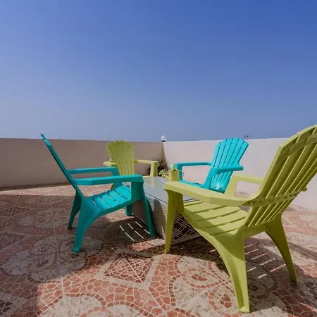 Modern Penthouse W/ Large Terrace Apartment *
