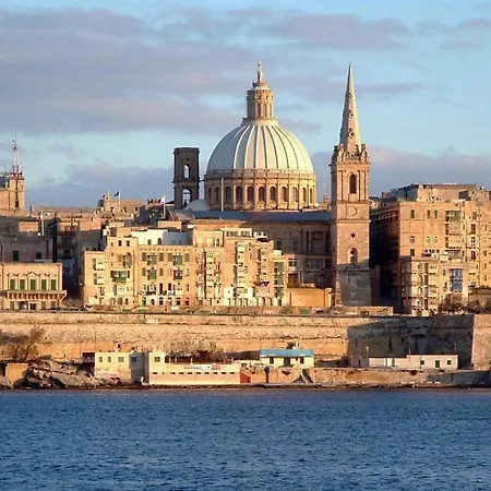 Modern Penthouse W/ Large Terrace Sliema